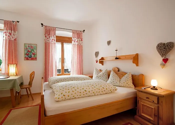 Konukevi Gasthof Jachenau 3*